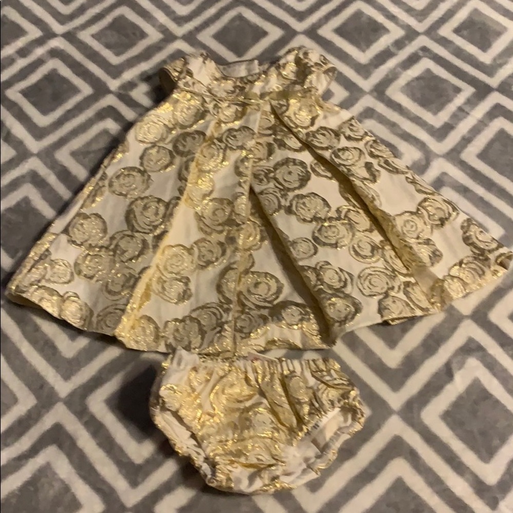 0-3m Infant dress EUC